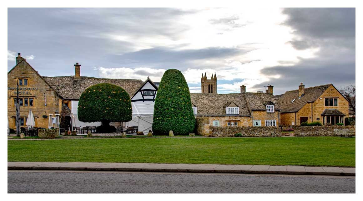 Broadway, I never tire of this beautiful Cotswold village and to find it so quiet when I was there this week was an ideal opportunity for me to photograph the lovely buildings without a multitude of people in front of them…